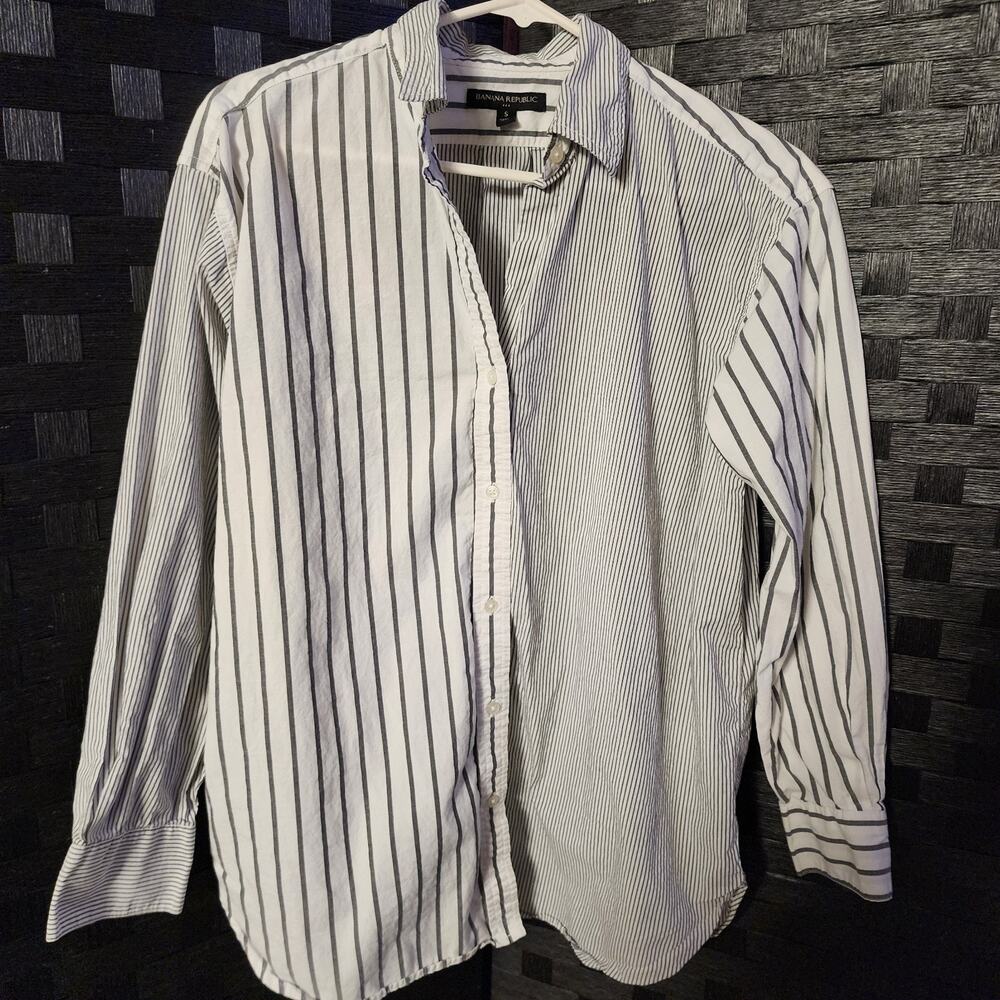 Banana Repulic Striped Grey & White Button Up Blouse Long Sleeve Size S